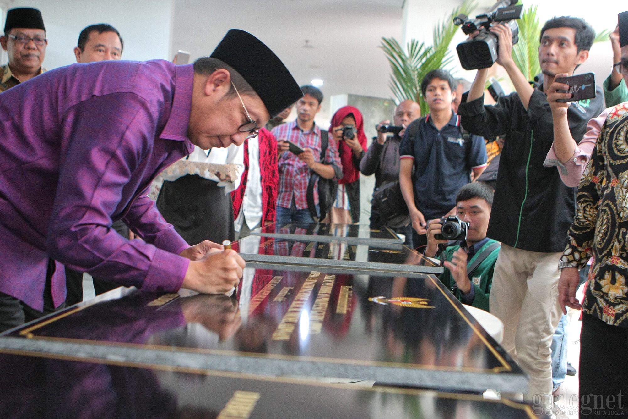 Menag Resmikan Gedung FEBI UIN Sunan Kalijaga Menag Resmikan Gedung FEBI UIN Sunan Kalijaga