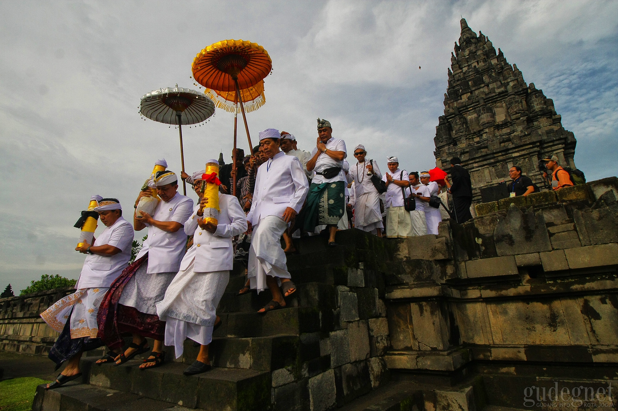 Ribuan Umat Hindu Ikuti Tawur Agung Kesanga Nasional di Candi Prambanan Ribuan Umat Hindu Ikuti Tawur Agung Kesanga Nasional di Candi Prambanan