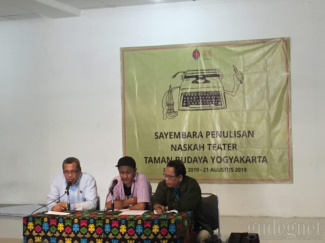 TBY Gelar Lomba Penulisan Naskah Teater, Total Hadiah 50 Juta TBY Gelar Lomba Penulisan Naskah Teater, Total Hadiah 50 Juta