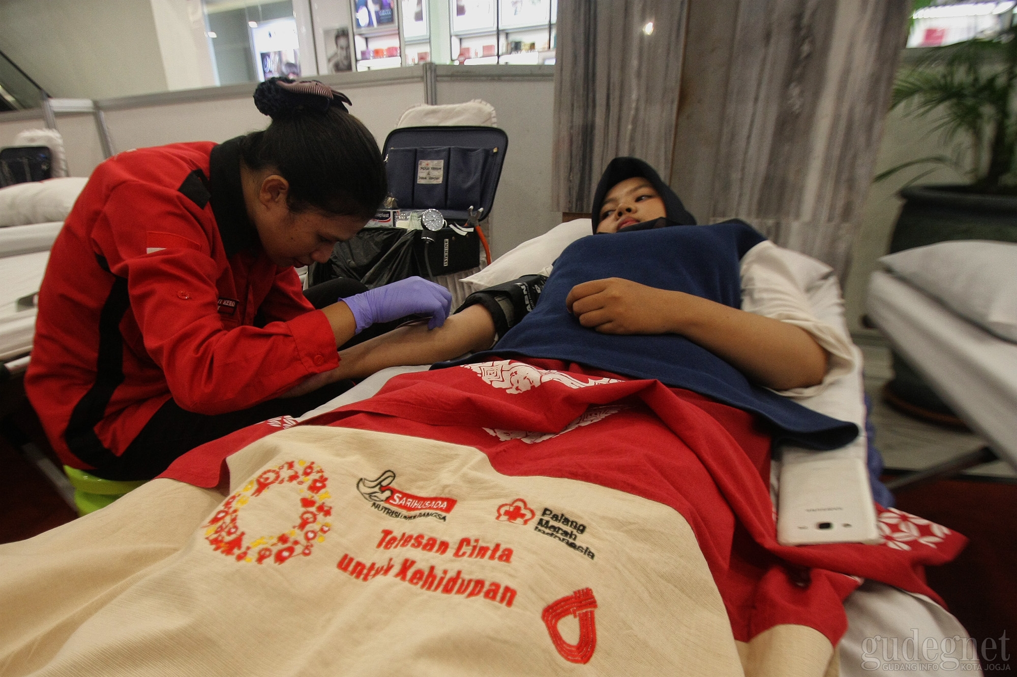PDDI dan PMI DIY Gelar Aksi Donor Darah di Malioboro Mall PDDI dan PMI DIY Gelar Aksi Donor Darah di Malioboro Mall