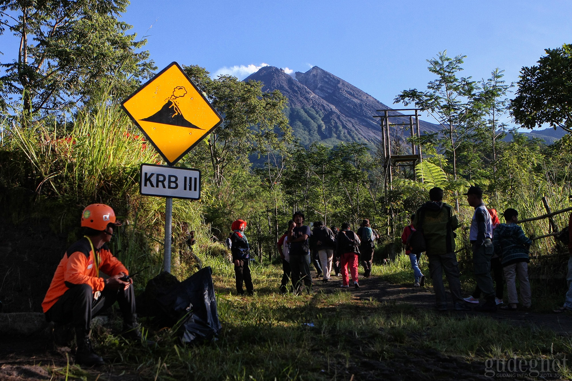 Hari ini, Merapi Dua Kali Gugurkan Awan Panas Hari ini, Merapi Dua Kali Gugurkan Awan Panas