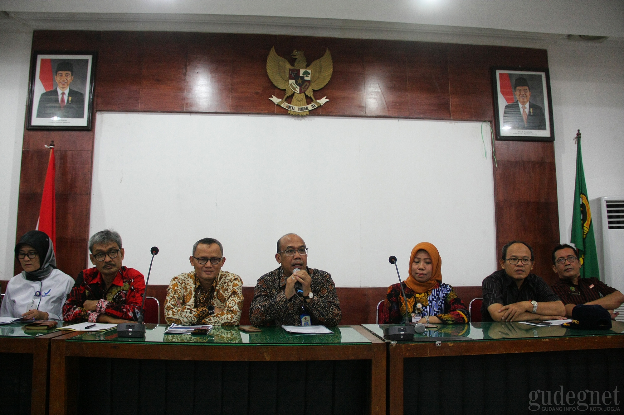 Sekda DIY Cermati Kenaikan Harga Ayam dan Telur Jelang Idul Fitri 2019 Sekda DIY Cermati Kenaikan Harga Ayam dan Telur Jelang Idul Fitri 2019
