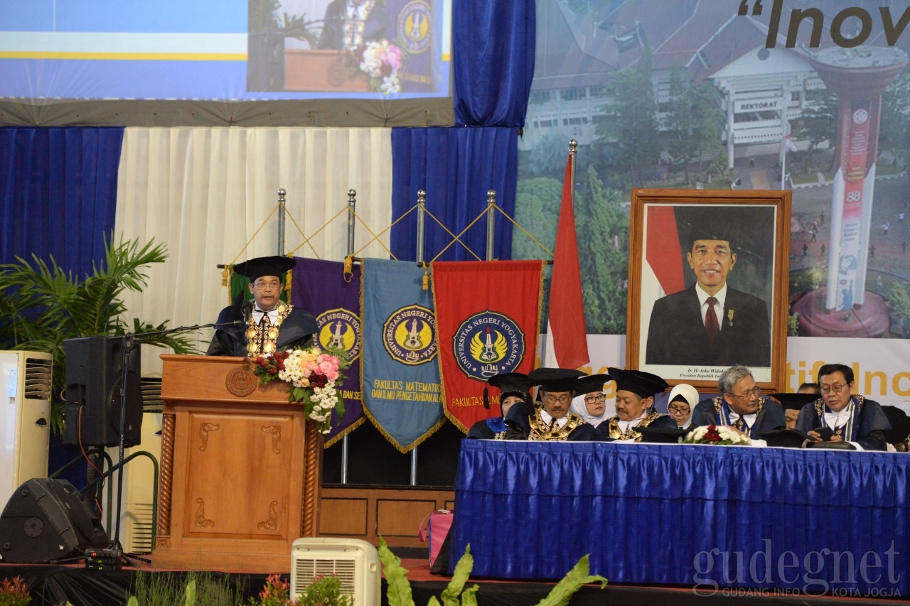 HUT Ke-53, UNY Targetkan Jadi Universitas Kelas Dunia HUT Ke-53, UNY Targetkan Jadi Universitas Kelas Dunia