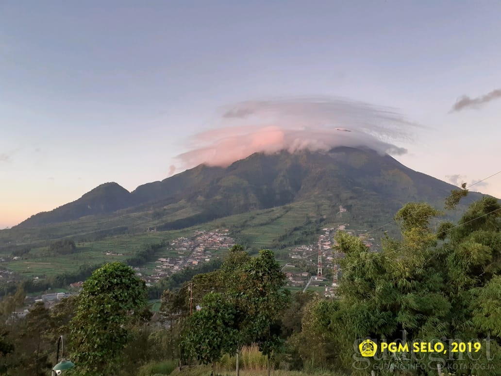Merapi Pagi Ini Tenang Merapi Pagi Ini Tenang