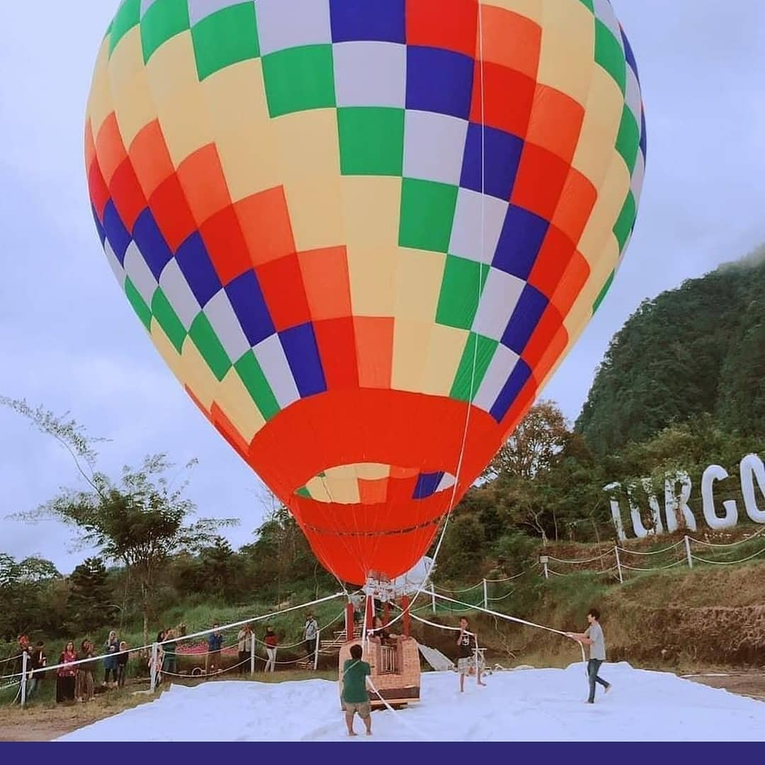 Cobain Serunya Naik Balon Udara di Festival of Light Kaliurang Cobain Serunya Naik Balon Udara di Festival of Light Kaliurang