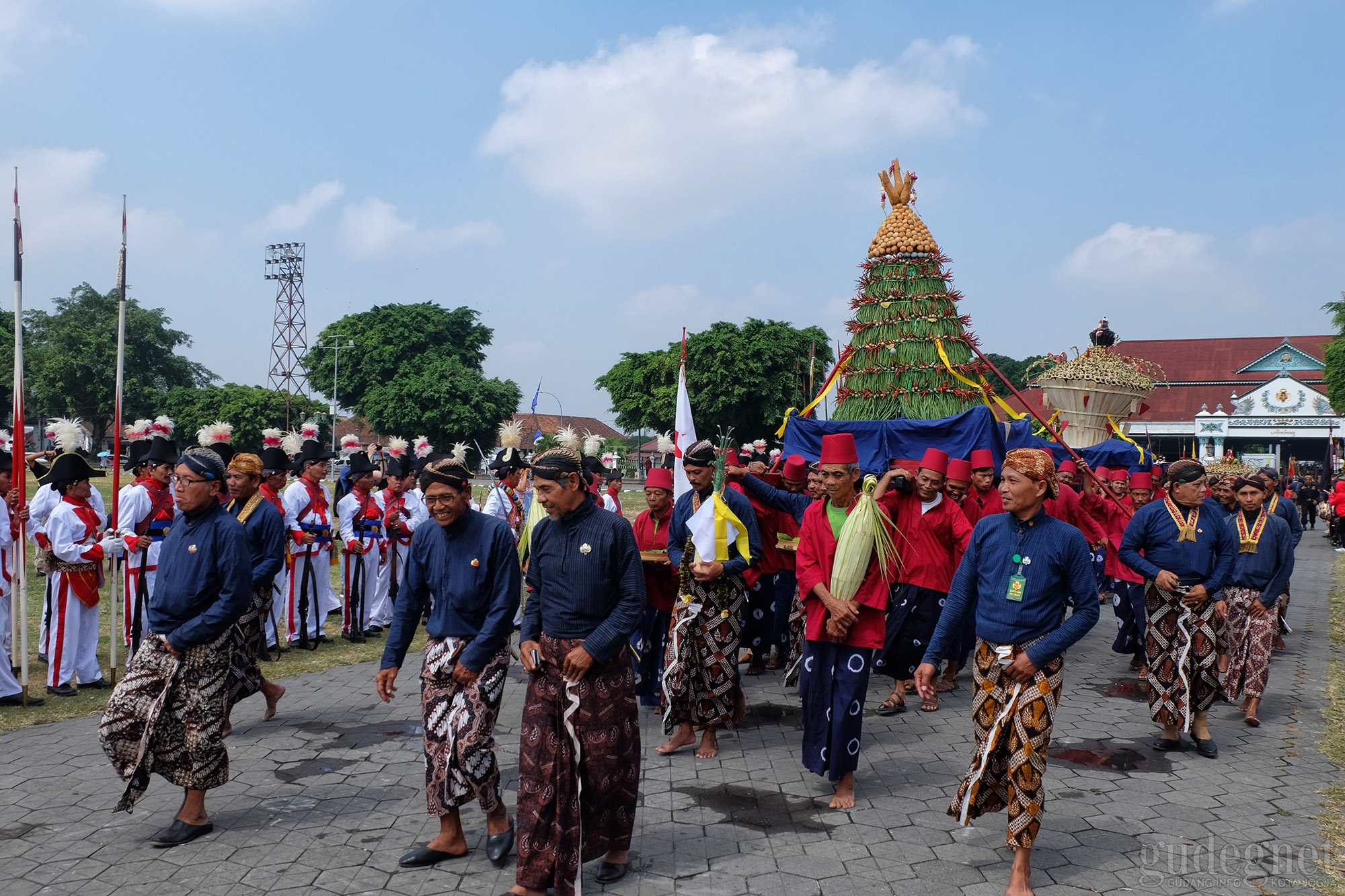 Grebeg Syawal, Tradisi Keraton Yogyakarta saat Idul Fitri Grebeg Syawal, Tradisi Keraton Yogyakarta saat Idul Fitri