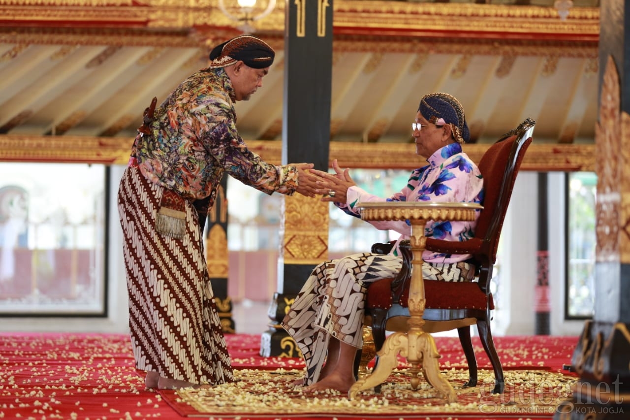 Hajad Dalem Garebeg Sawal & Ngabekten: Idul Fitri di dalam Keraton Yogyakarta Hajad Dalem Garebeg Sawal & Ngabekten: Idul Fitri di dalam Keraton Yogyakarta