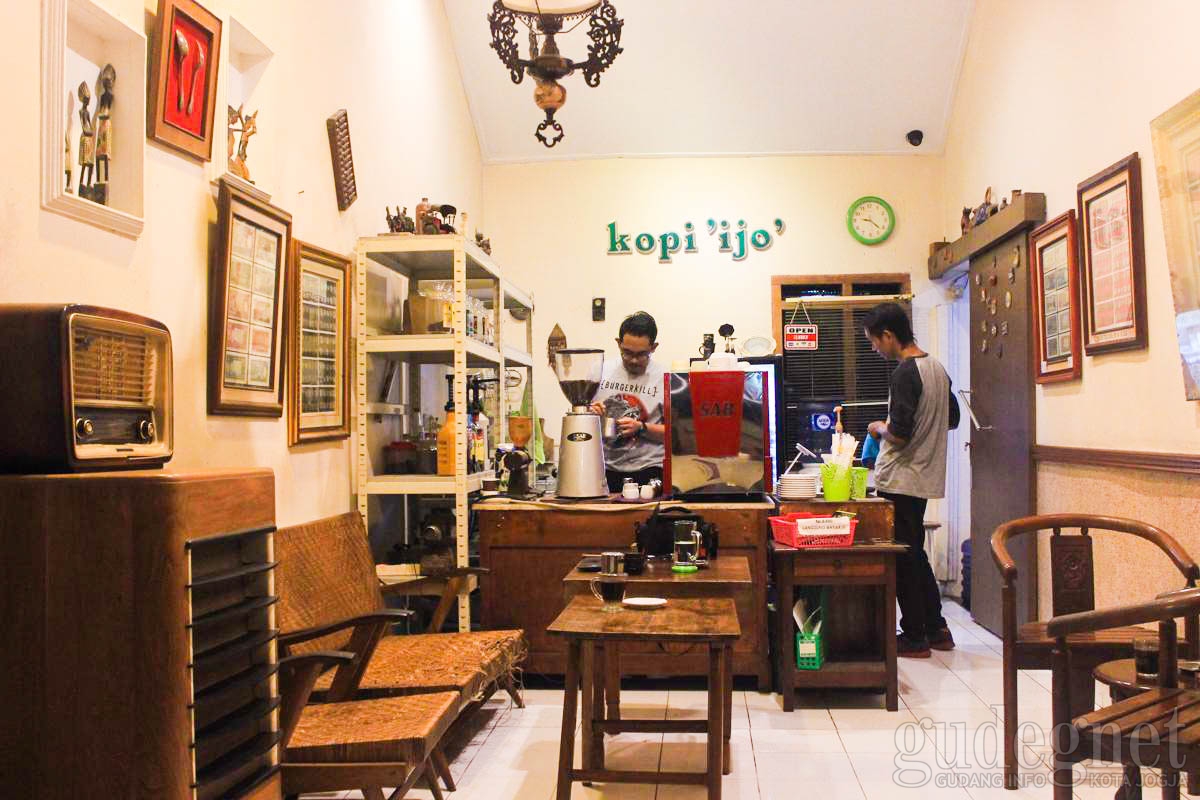 Kopi Ijo, Serasa Ngopi di Rumah Teman Kopi Ijo, Serasa Ngopi di Rumah Teman