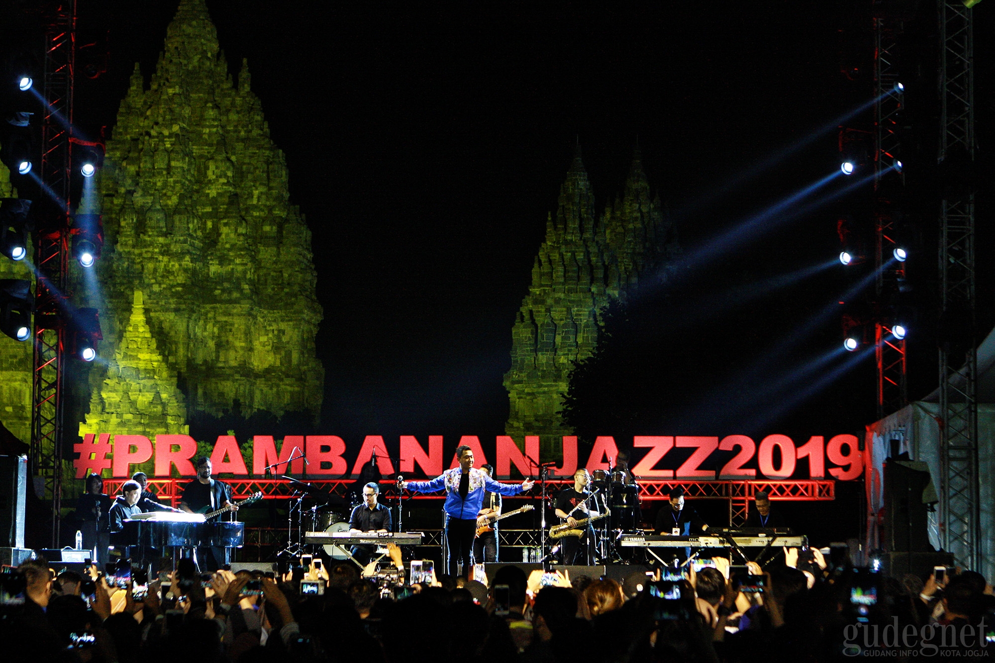 Yovie and His Friends Lelehkan 15 Ribu Pengunjung Prambanan Jazz #5 Yovie and His Friends Lelehkan 15 Ribu Pengunjung Prambanan Jazz #5