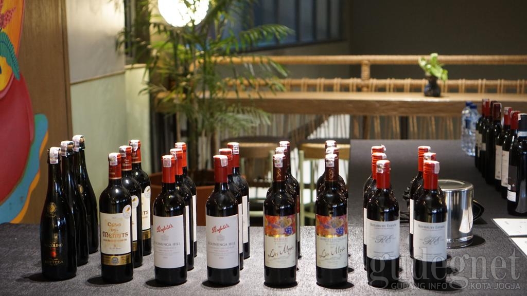 Lebih dari 100 Brand Dihadirkan di Wine Carnival #1 Artotel Lebih dari 100 Brand Dihadirkan di Wine Carnival #1 Artotel