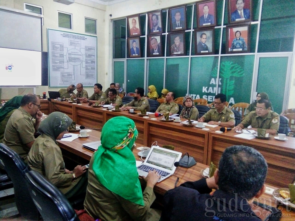 Sosialisasi Perspektif HAM dalam Pengelolaan LHK Sosialisasi Perspektif HAM dalam Pengelolaan LHK