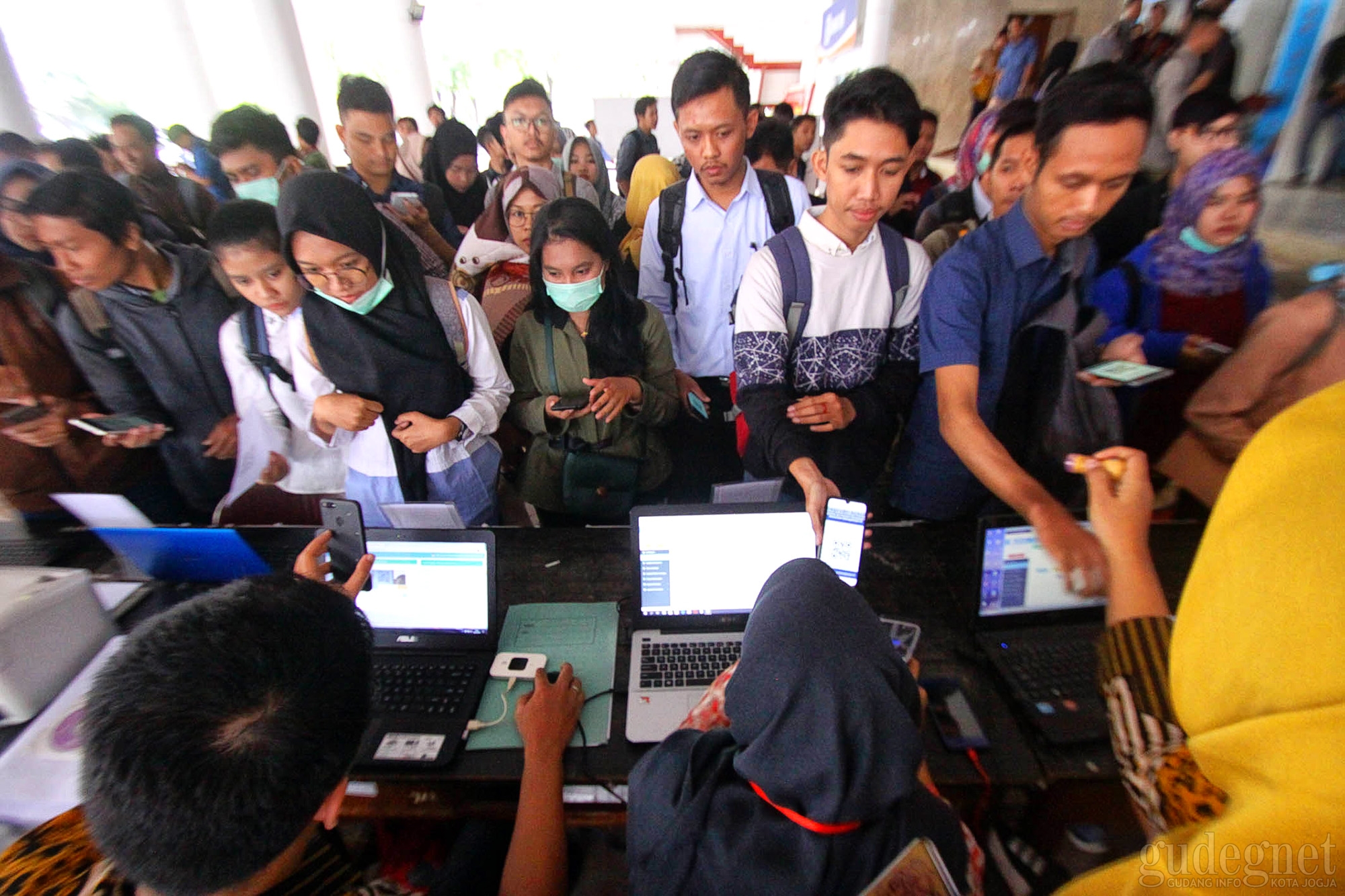 UPN Diserbu Ratusan Pencaker Job Fair 2019 UPN Diserbu Ratusan Pencaker Job Fair 2019