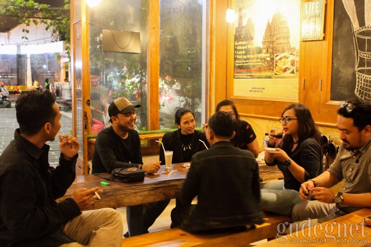 Menikmati Kopi dan Tugu Jogja di Umah Kopi Gayo Menikmati Kopi dan Tugu Jogja di Umah Kopi Gayo