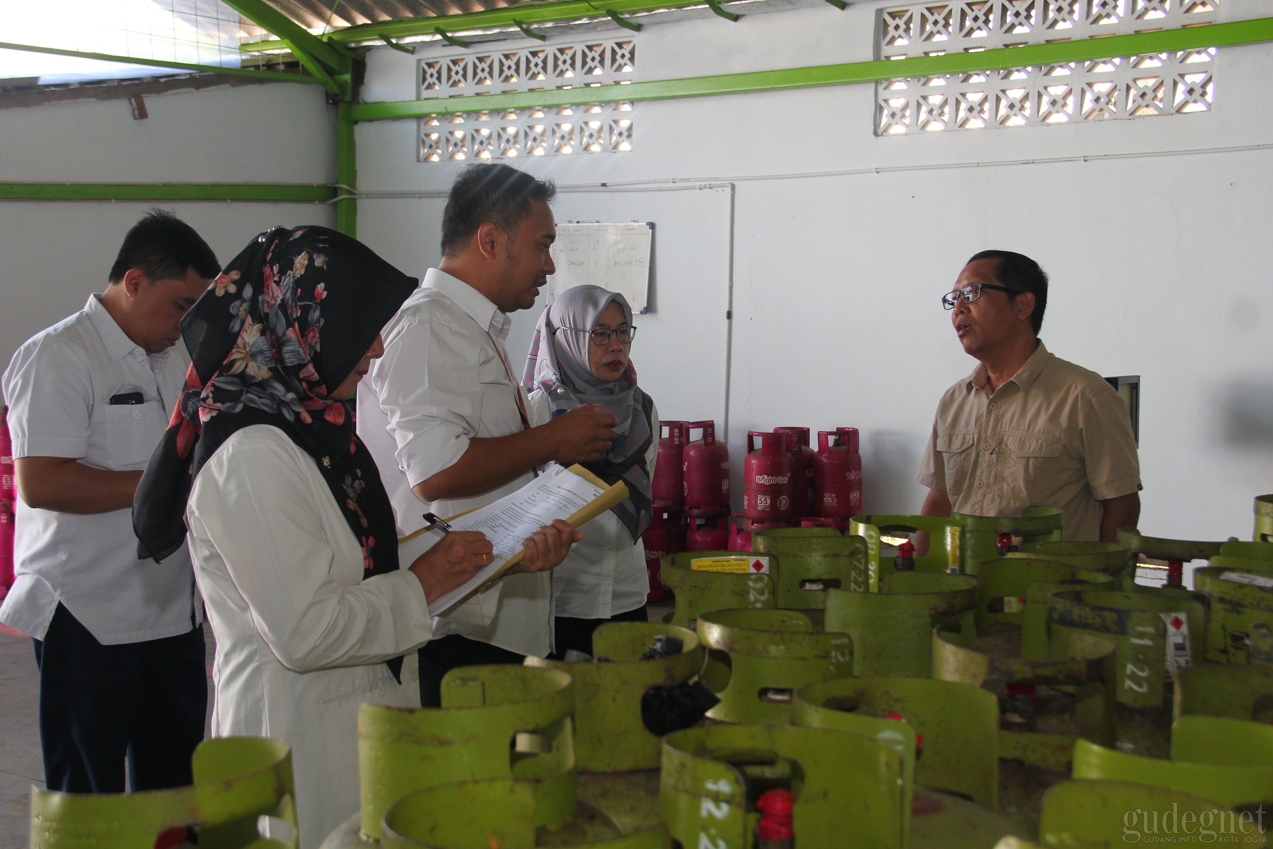 Stok Elpiji 'Melon' Menjelang Iduladha Relatif Aman Stok Elpiji 'Melon' Menjelang Iduladha Relatif Aman