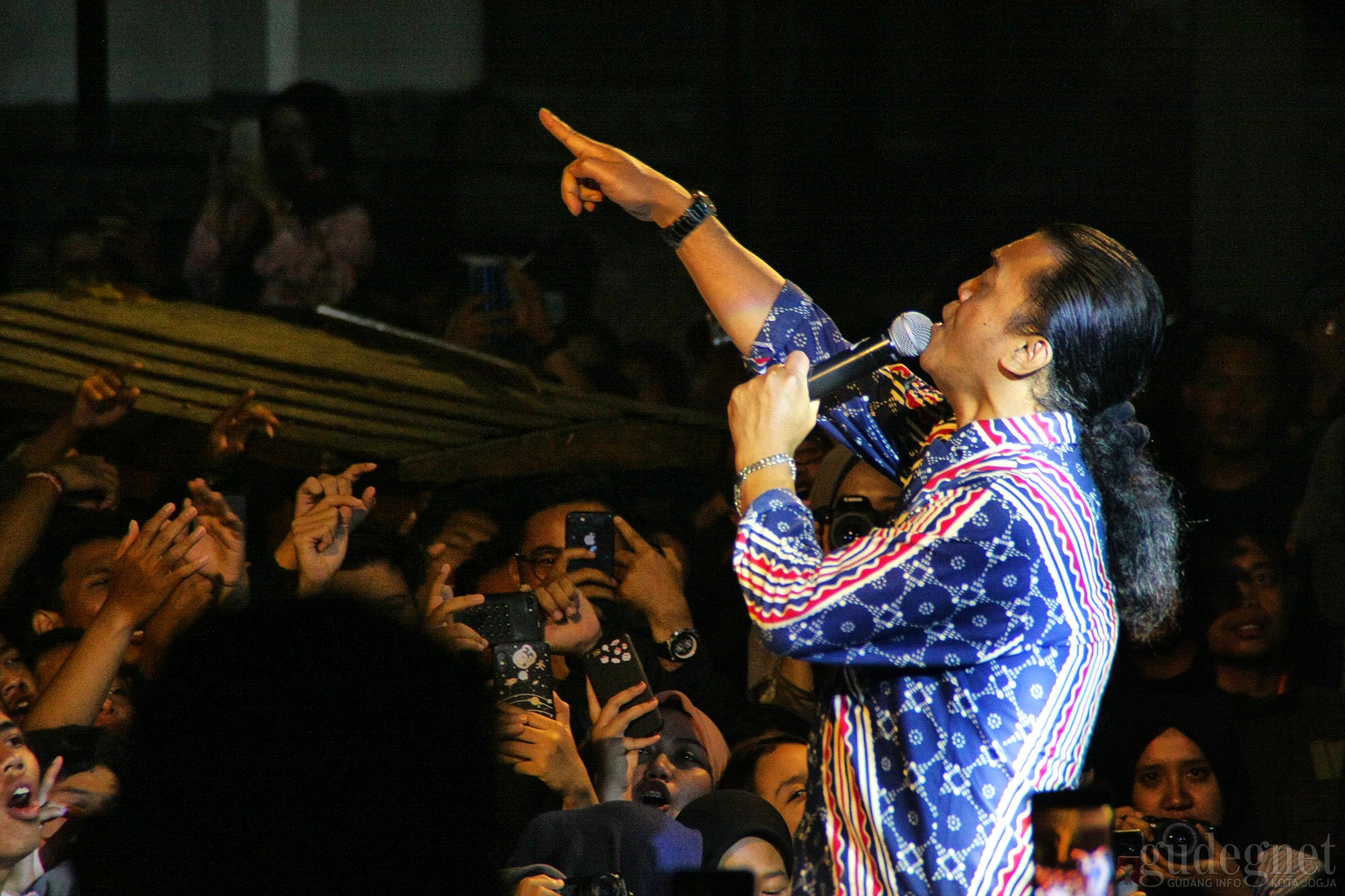 Lord of Broken Heart Didi Kempot Goyang Sobat Ambyar di FIB UGM Lord of Broken Heart Didi Kempot Goyang Sobat Ambyar di FIB UGM
