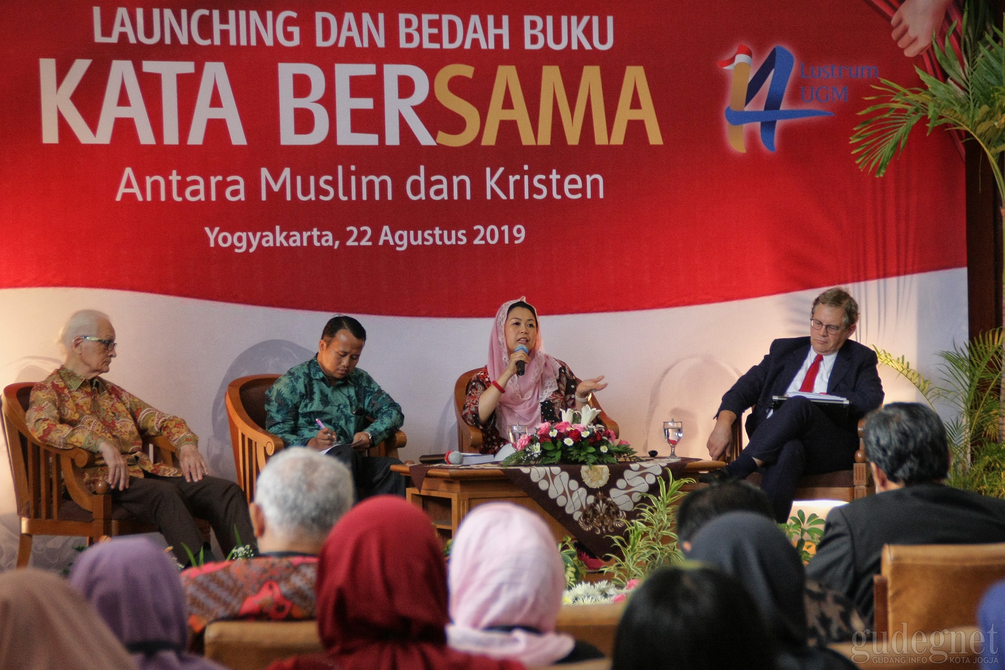 Tingkatkan Toleransi Antar Umat Beragama, UGM Luncurkan Buku 'Kata Bersama' Tingkatkan Toleransi Antar Umat Beragama, UGM Luncurkan Buku 'Kata Bersama'