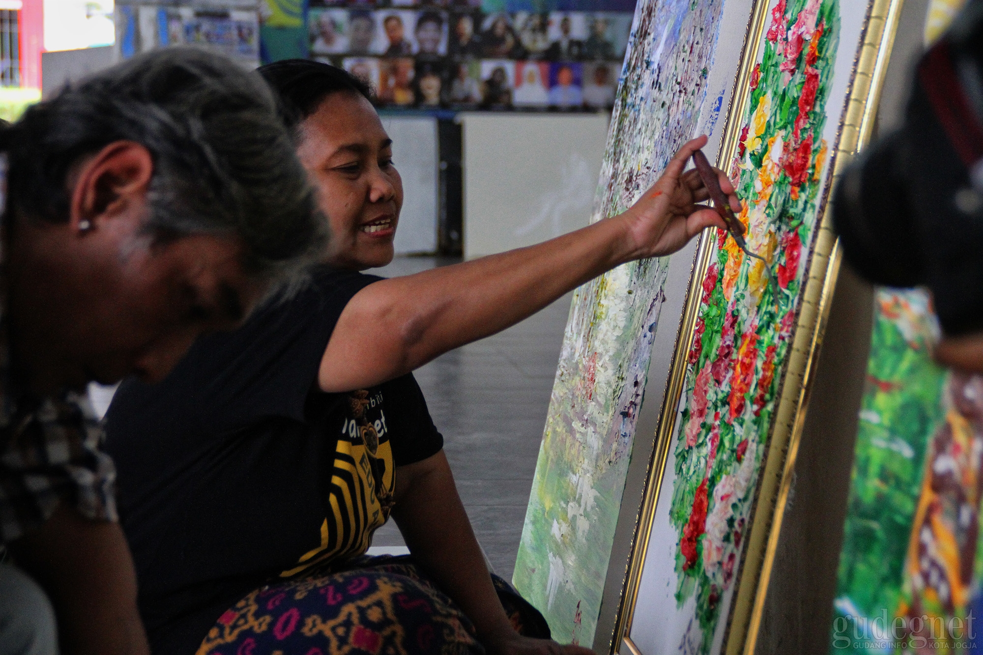 Cara 10 Seniman Lukis Berbagi Kepada Sesama Cara 10 Seniman Lukis Berbagi Kepada Sesama