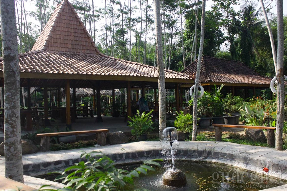 Mbah Bayan Coffee & Kitchen, Paduan Menu Tradisional dan Coffee Shop Mbah Bayan Coffee & Kitchen, Paduan Menu Tradisional dan Coffee Shop