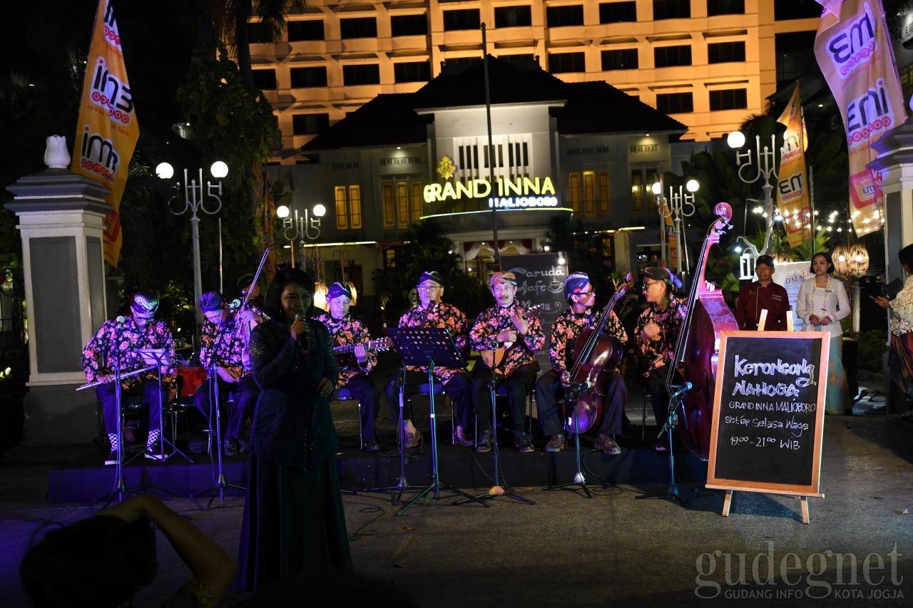 Orkes Nahoga Bawa Nostalgia Keroncong ke Malioboro Orkes Nahoga Bawa Nostalgia Keroncong ke Malioboro