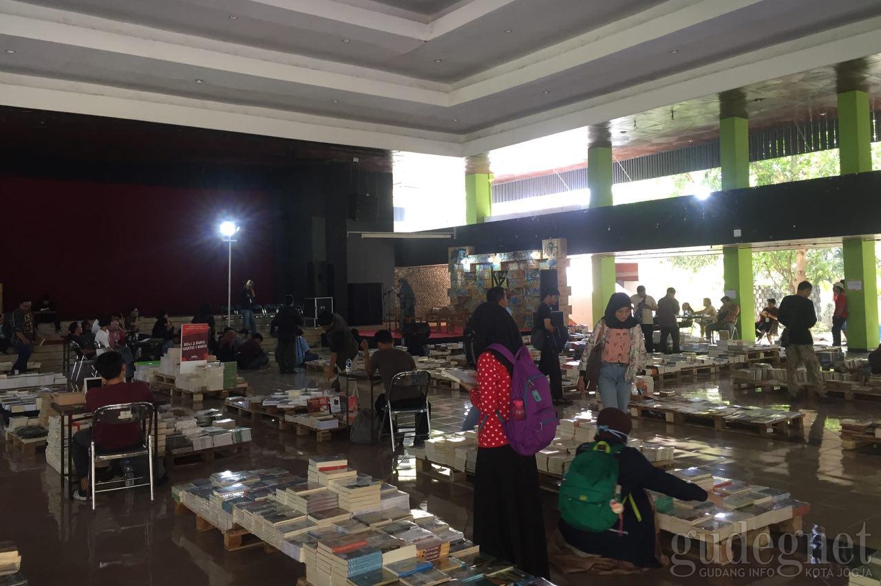 Kampung Buku Jogja 2019 Dibuka Hari Ini, Hadirkan Bazar Hingga Workshop Kampung Buku Jogja 2019 Dibuka Hari Ini, Hadirkan Bazar Hingga Workshop
