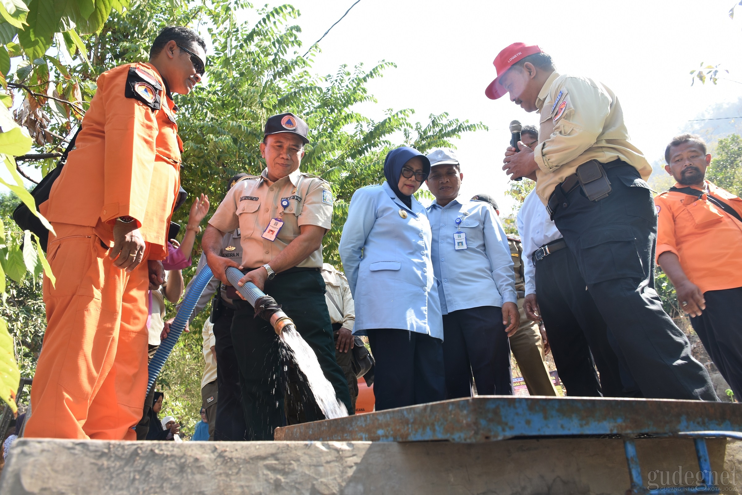 Desa Sambirejo Terima Bantuan 300 Tanki Air Bersih Desa Sambirejo Terima Bantuan 300 Tanki Air Bersih