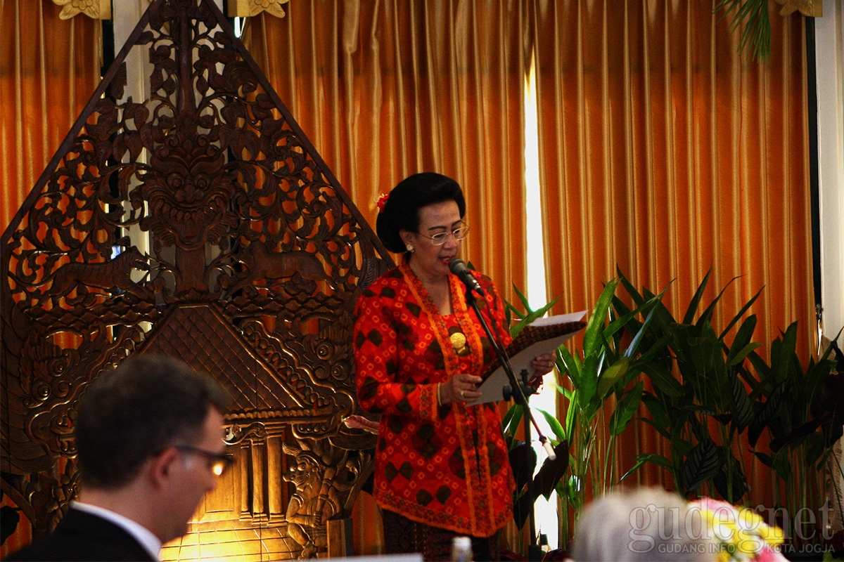GKR Hemas Ucapkan Belasungkawa Wafatnya BJ Habibie GKR Hemas Ucapkan Belasungkawa Wafatnya BJ Habibie