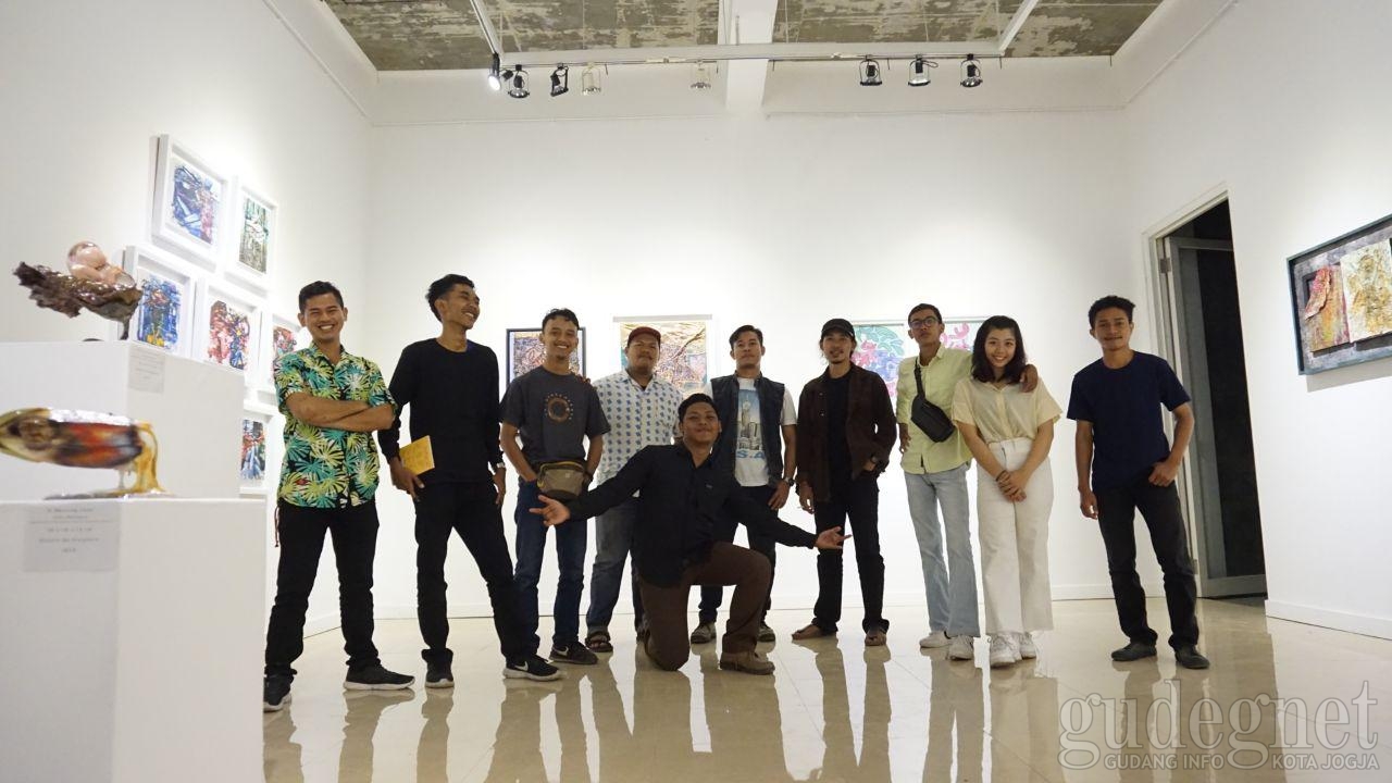 Un-Idea: Bersama dalam Ide dan Tanpa Ide Un-Idea: Bersama dalam Ide dan Tanpa Ide