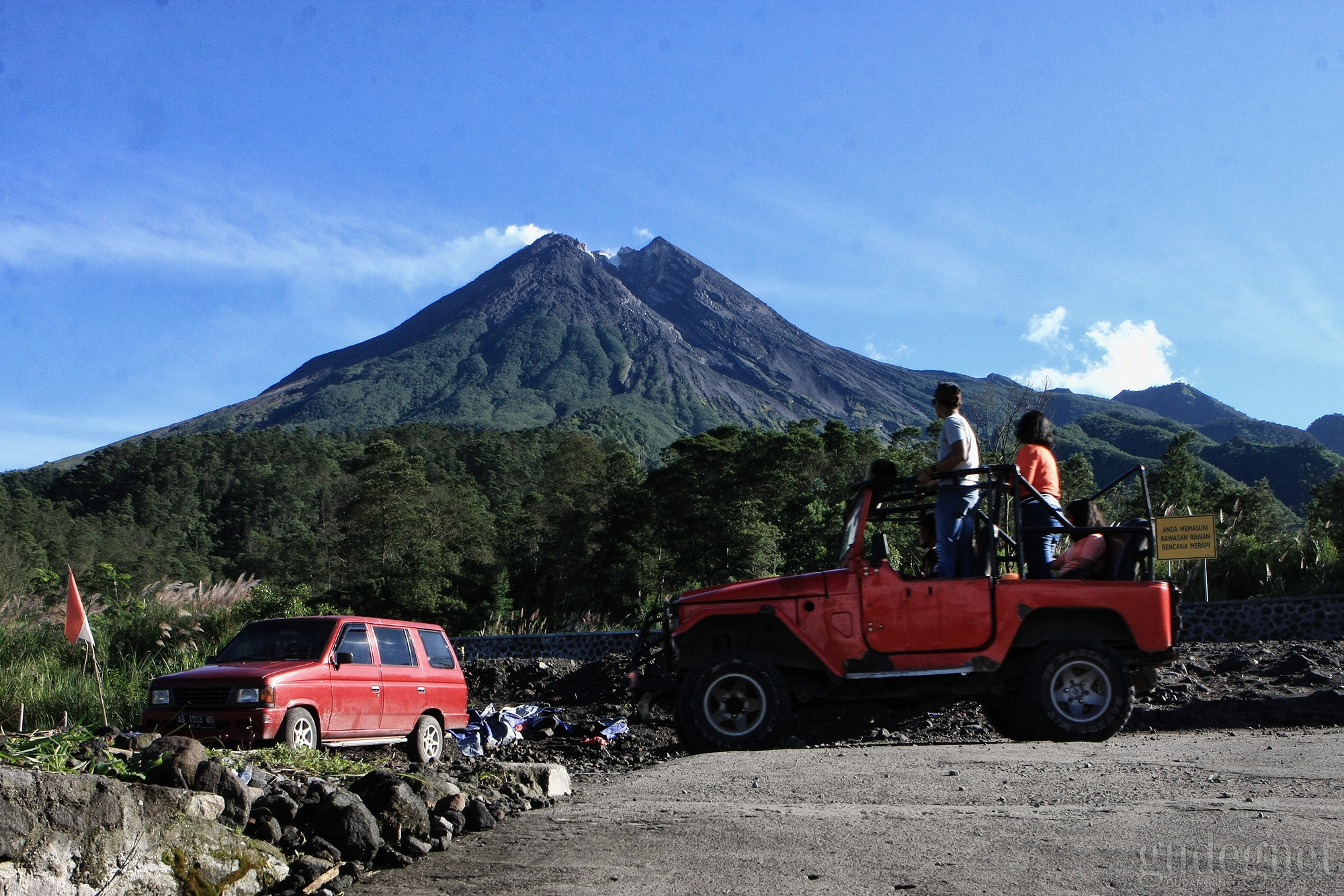 Merapi Landai, Warga Dihimbau Tetap Jaga Jarak Aman Merapi Landai, Warga Dihimbau Tetap Jaga Jarak Aman