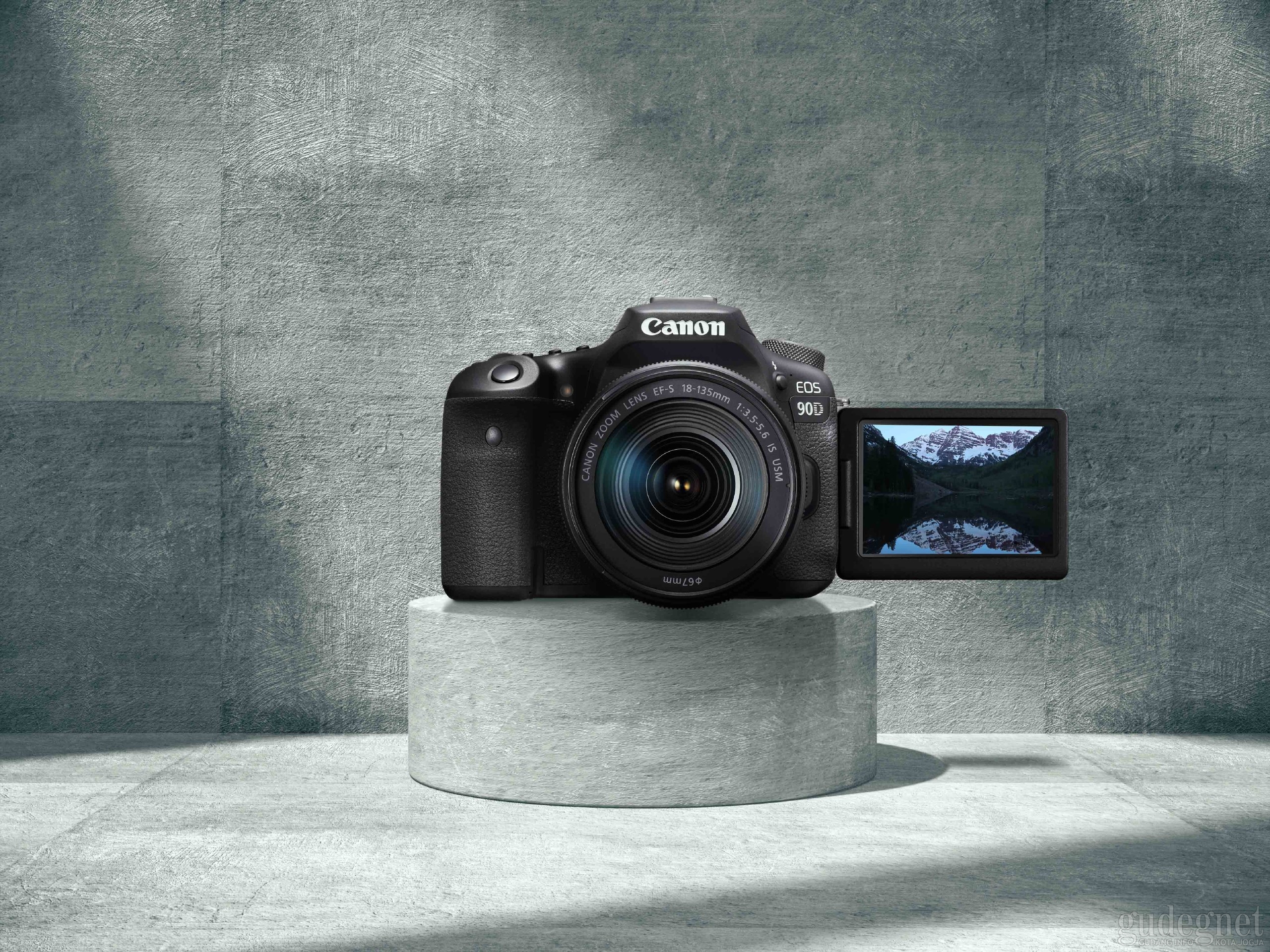 Canon Kenalkan EOS 90 D Canon Kenalkan EOS 90 D