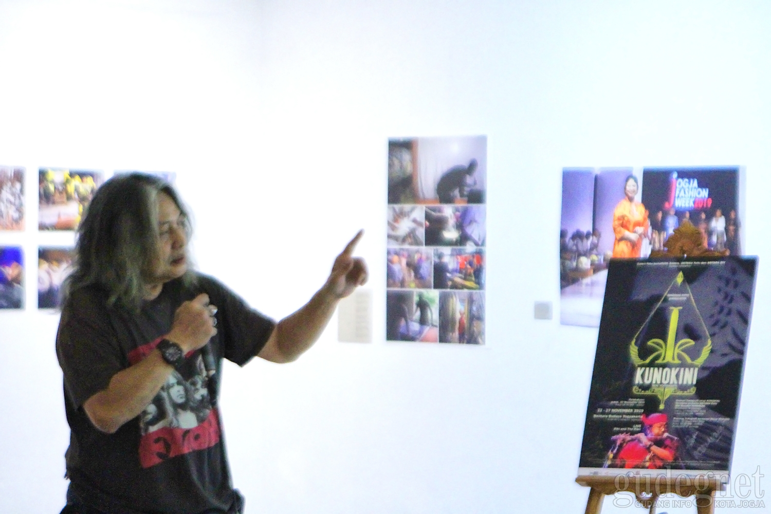 Empu Ageng: Foto Jurnalistik Butuh Ide Imajinasi dan Konsep yang Baik Empu Ageng: Foto Jurnalistik Butuh Ide Imajinasi dan Konsep yang Baik