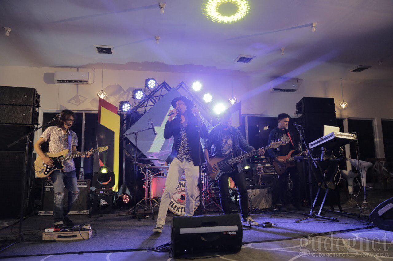 Perkenalkan Single ''Jakadara'', Jasmine Elektrik Gelar Roadshow Perkenalkan Single ''Jakadara'', Jasmine Elektrik Gelar Roadshow