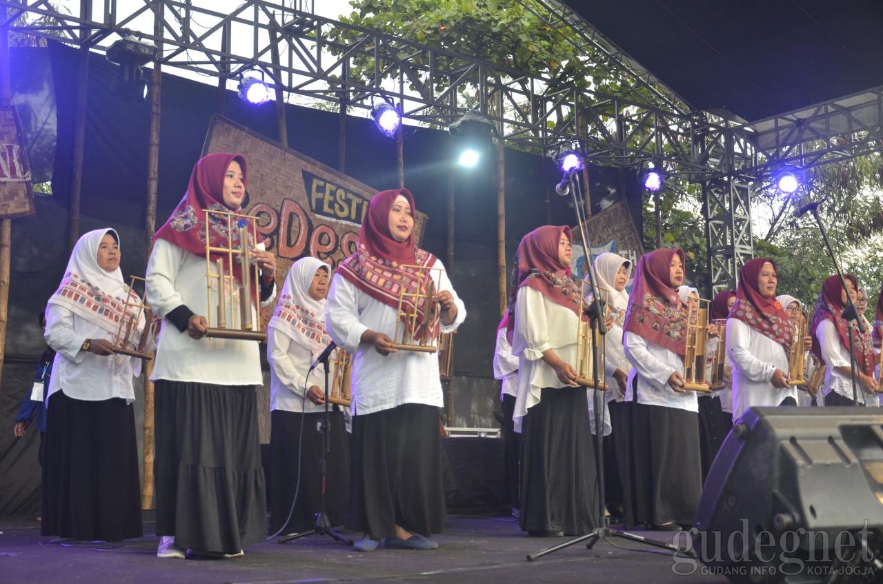 Mainan Jadul Hingga Penampilan Kesenian Meriahkan Festival Sedesa Mainan Jadul Hingga Penampilan Kesenian Meriahkan Festival Sedesa