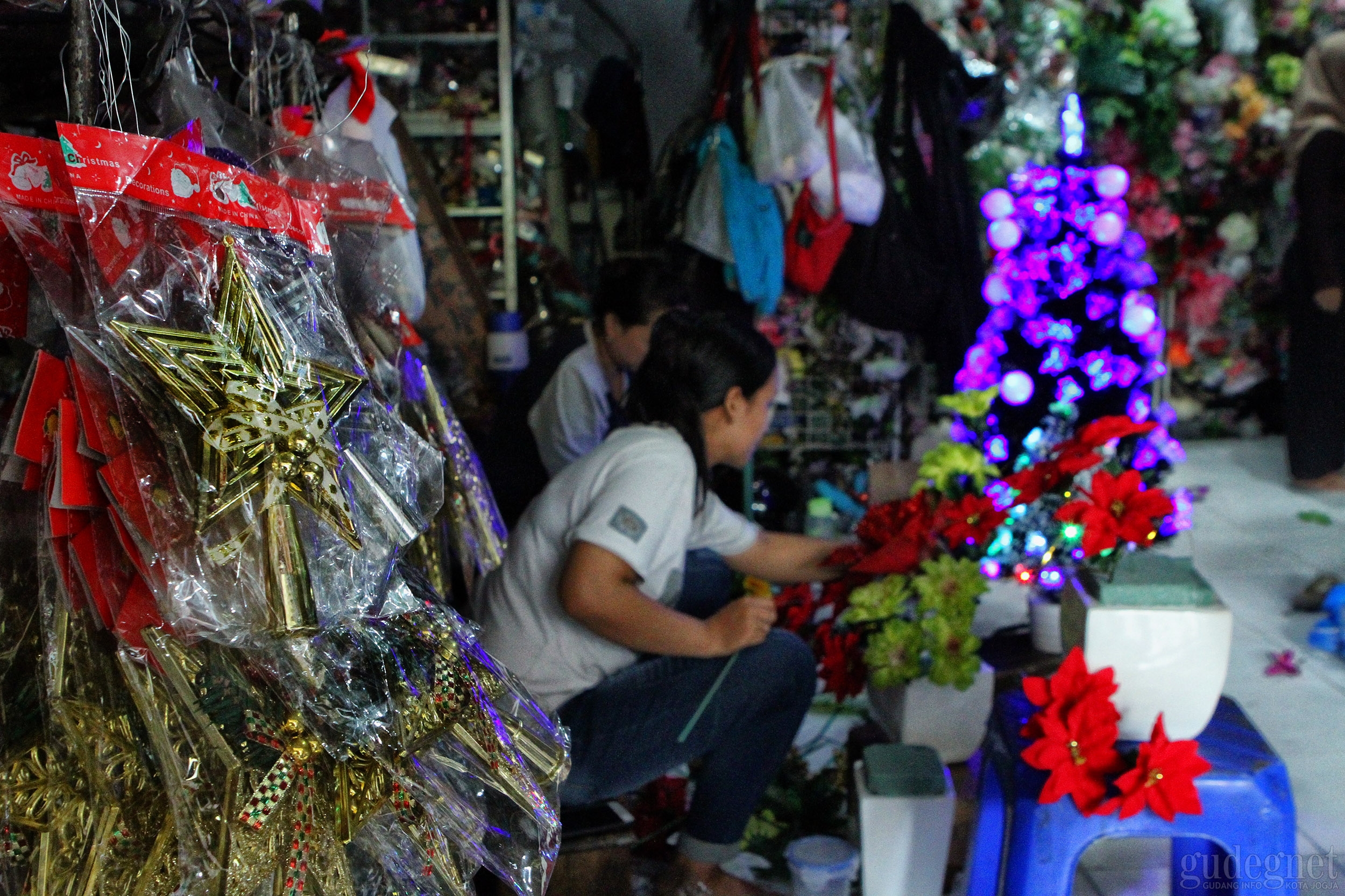 Jelang Natal, Aksesoris Pohon Natal Laris Manis Jelang Natal, Aksesoris Pohon Natal Laris Manis
