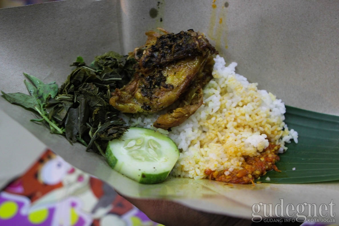 5 Kuliner Malam Jogja yang Sayang untuk Dilewatkan 5 Kuliner Malam Jogja yang Sayang untuk Dilewatkan