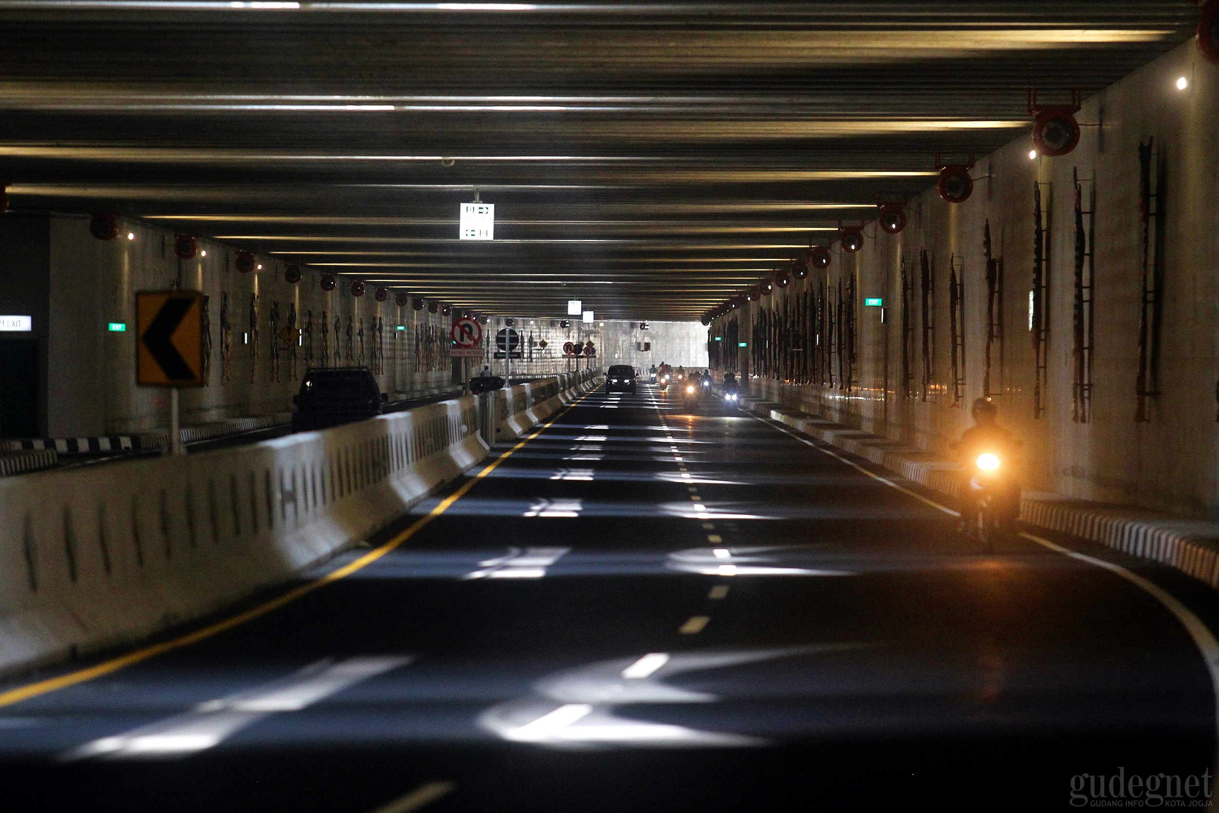 Mencoba Underpass Terpanjang di Indonesia, Banyak Keunikannya Mencoba Underpass Terpanjang di Indonesia, Banyak Keunikannya