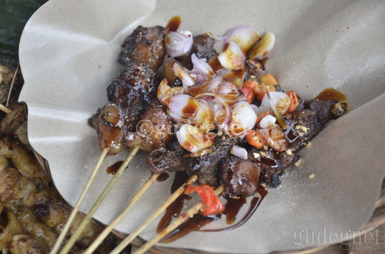 Sate Gajih Sapi, Kenyal dan Lezat Sate Gajih Sapi, Kenyal dan Lezat