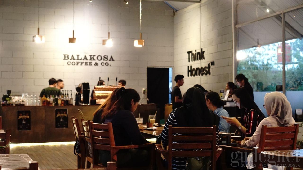 Balakosa Coffee and Co, Kedai Kopi Gaya Jepang Asik Buat Kongko Balakosa Coffee and Co, Kedai Kopi Gaya Jepang Asik Buat Kongko