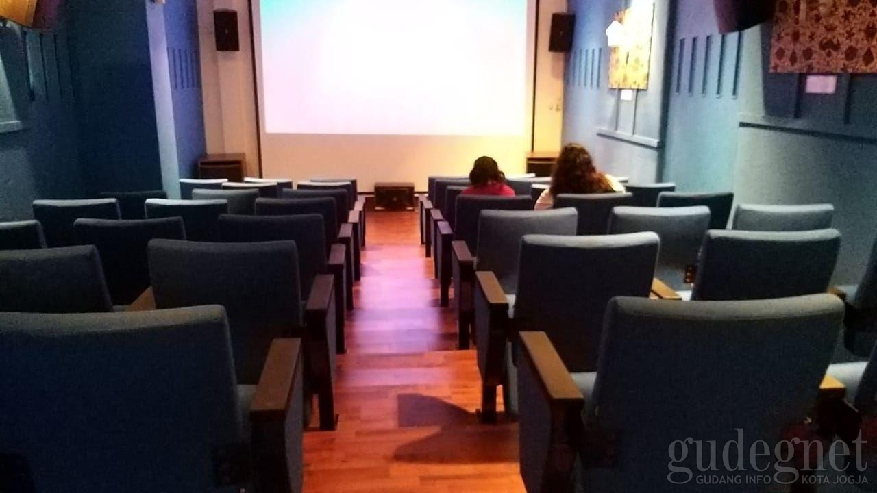 Bioskop Sonobudoyo Putar Dokumenter Keraton Selama Bulan Maret, Simak Jadwal Pemutaran di Sini (Bag.I) Bioskop Sonobudoyo Putar Dokumenter Keraton Selama Bulan Maret, Simak Jadwal Pemutaran di Sini (Bag.I)
