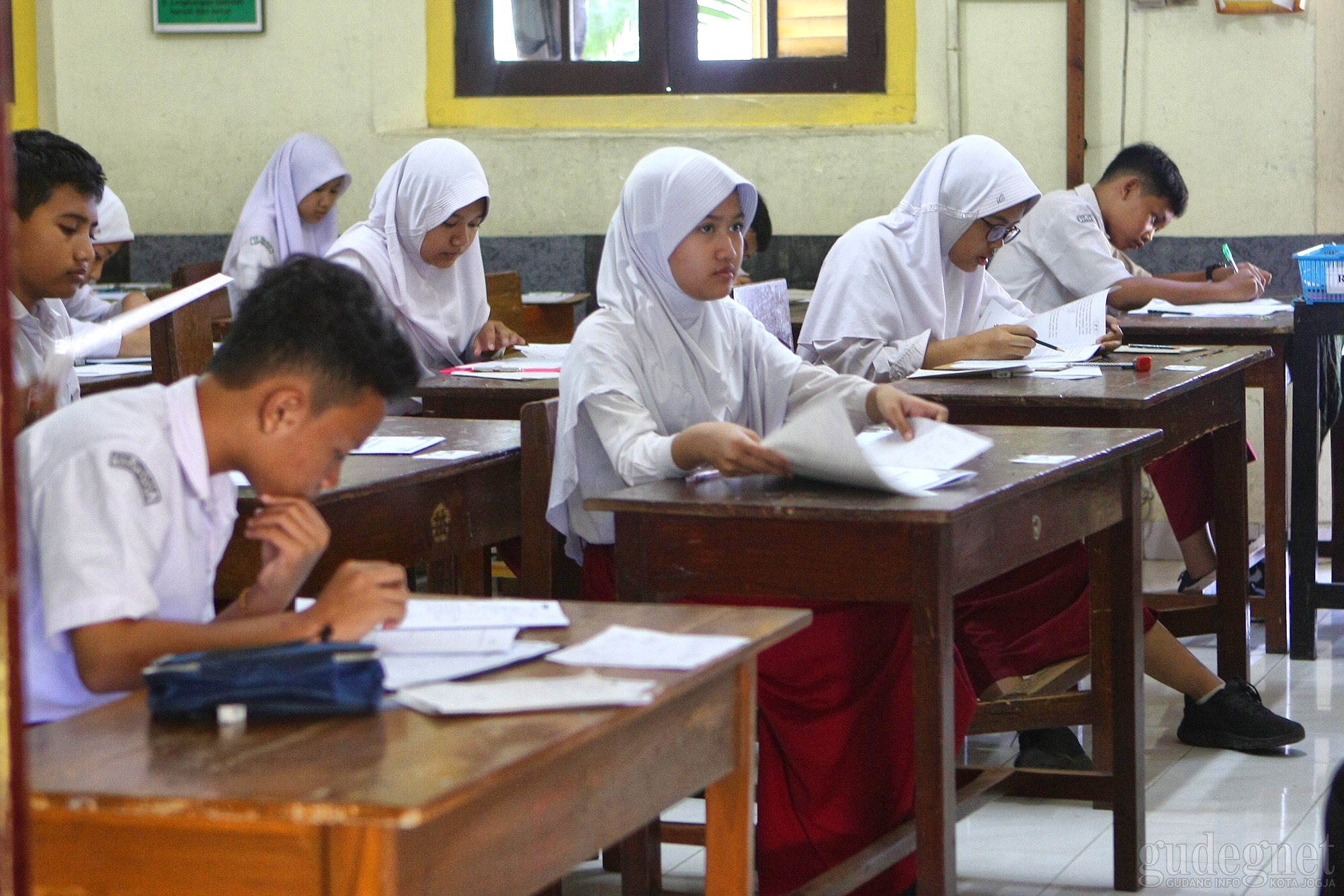 Mulai 23-31 Maret 2020, Pelajar DIY Belajar Online Mulai 23-31 Maret 2020, Pelajar DIY Belajar Online
