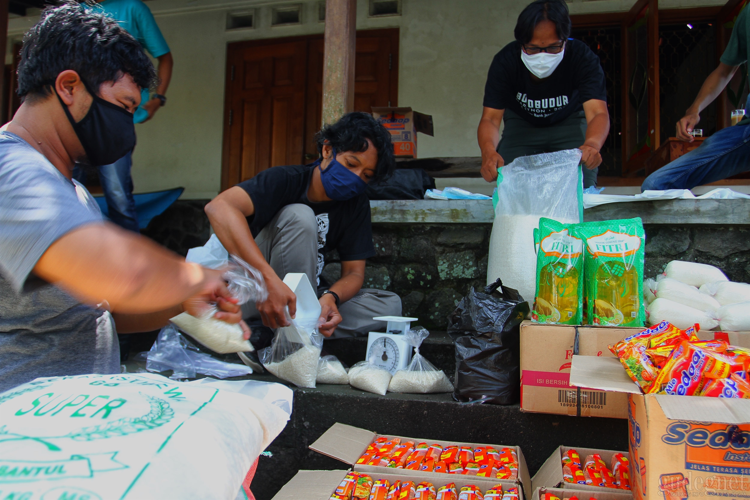 PFI Yogyakarta Siap Bagikan Paket Sembako bagi Warga Terdampak Covid-19 PFI Yogyakarta Siap Bagikan Paket Sembako bagi Warga Terdampak Covid-19