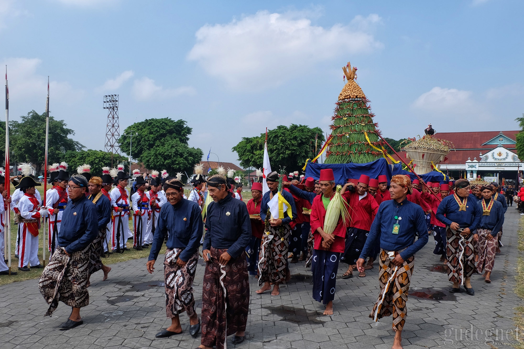 Grebeg Sawal 1441 H Ditiadakan Grebeg Sawal 1441 H Ditiadakan