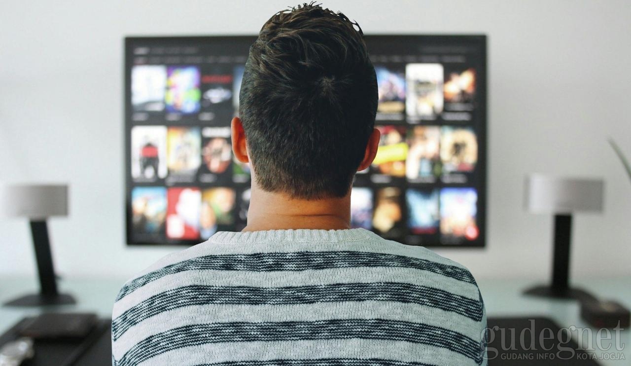 Rekomendasi Film dan Serial Netflix untuk Ditonton Usai WFH Rekomendasi Film dan Serial Netflix untuk Ditonton Usai WFH