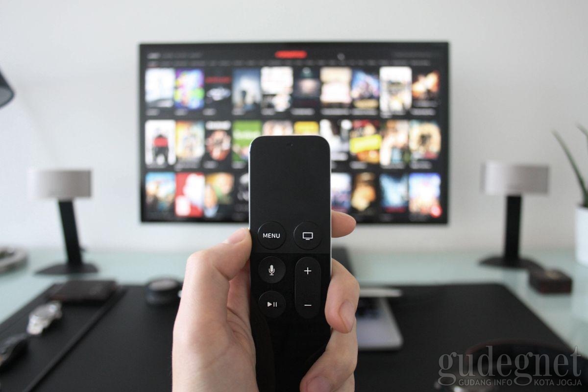 5 Rekomendasi Drakor untuk Menemani WFH 5 Rekomendasi Drakor untuk Menemani WFH