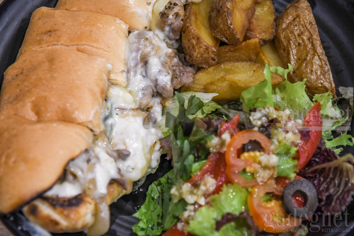 The Grill Steak House, Steak Premium Tidak Harus Kuras Kantong The Grill Steak House, Steak Premium Tidak Harus Kuras Kantong