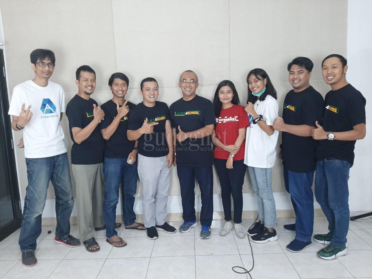 Bertahan di Era Digital dengan Branding Sekolah Bersama Unjani dan Citraweb Bertahan di Era Digital dengan Branding Sekolah Bersama Unjani dan Citraweb