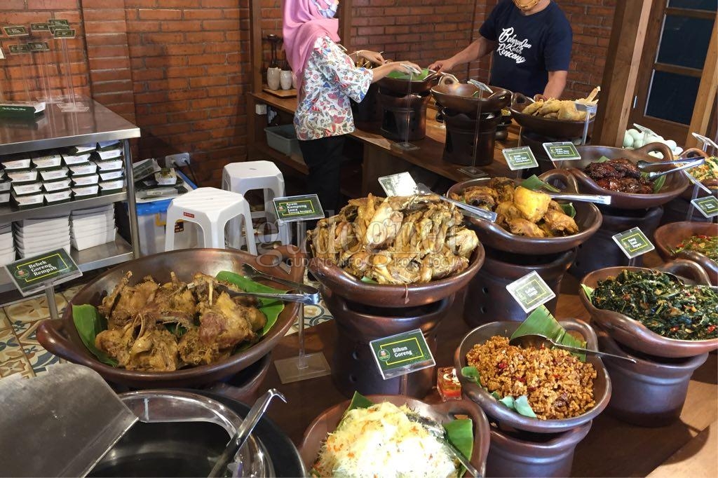 Menikmati Sajian dan Suasana Tradisional di Kedung Bumbu Menikmati Sajian dan Suasana Tradisional di Kedung Bumbu