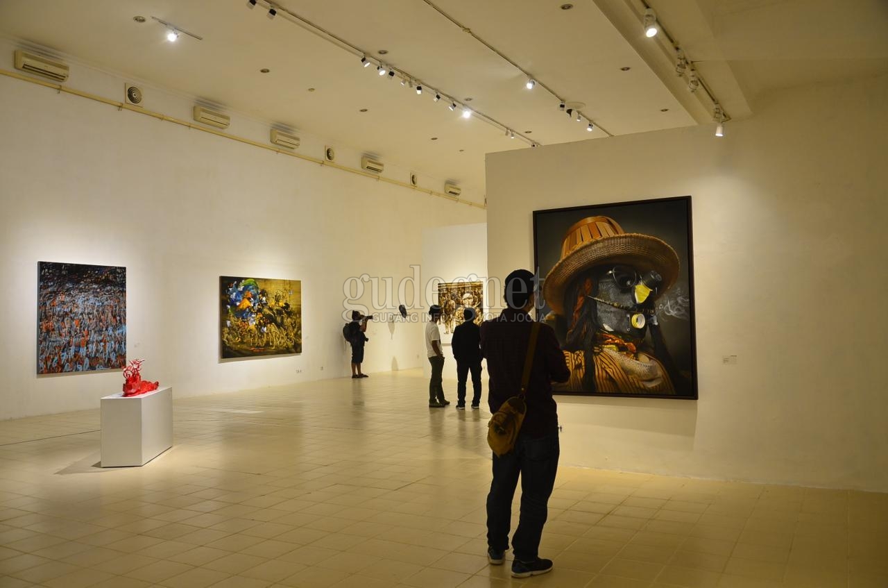 Dua Kelompok Seni Rupa Jogja Gelar Pameran 'Du-wow' Dua Kelompok Seni Rupa Jogja Gelar Pameran 'Du-wow'
