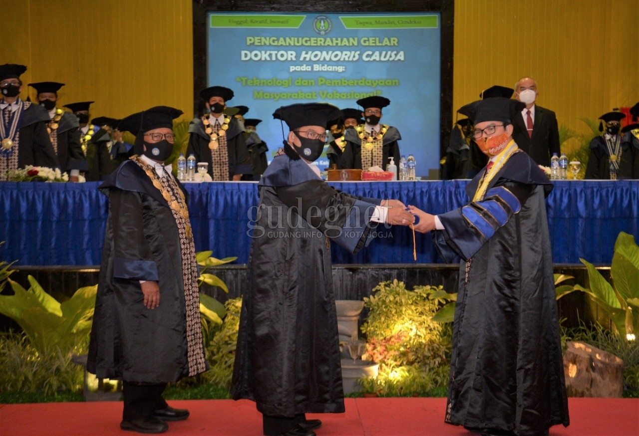 Kepala BKKBN Hasto Wardoyo Akan Terima Gelar Honoris Causa dari UNY Kepala BKKBN Hasto Wardoyo Akan Terima Gelar Honoris Causa dari UNY