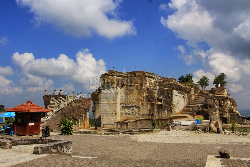 Wisata Tebing Breksi Tetap Favorit di Masa Pandemi Wisata Tebing Breksi Tetap Favorit di Masa Pandemi
