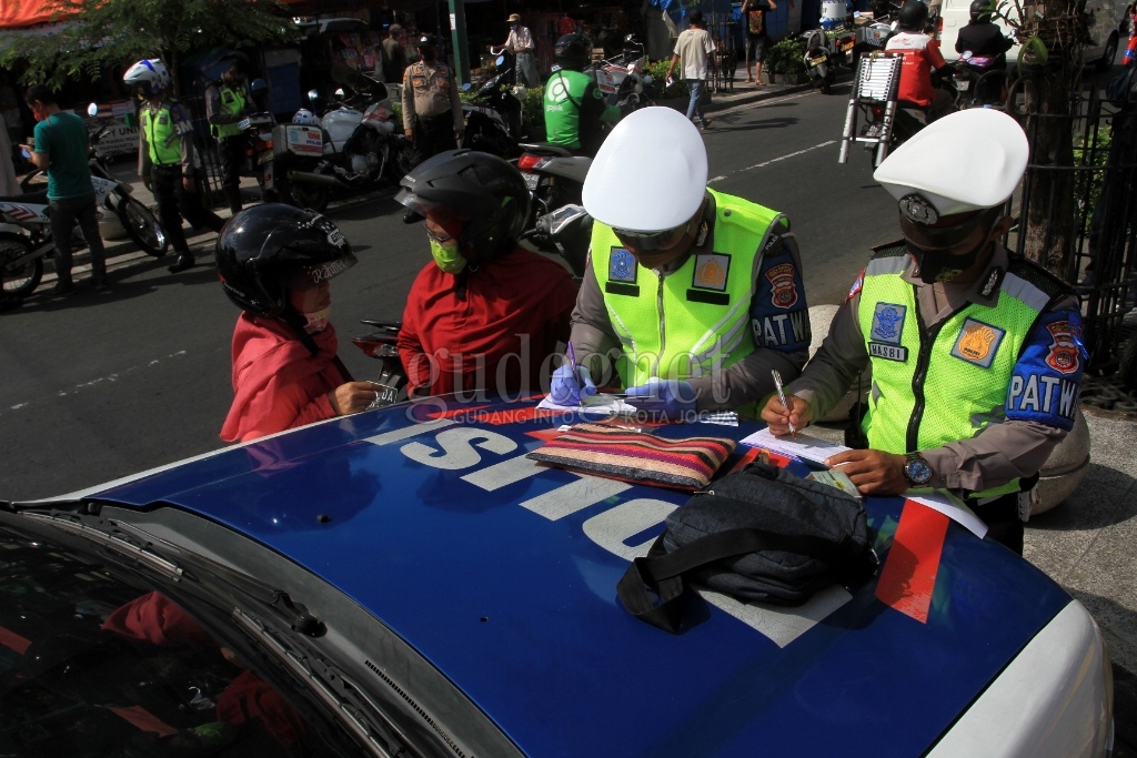 Mulai Besok, Polda DIY Berlakukan Tilang Elektronik Mulai Besok, Polda DIY Berlakukan Tilang Elektronik